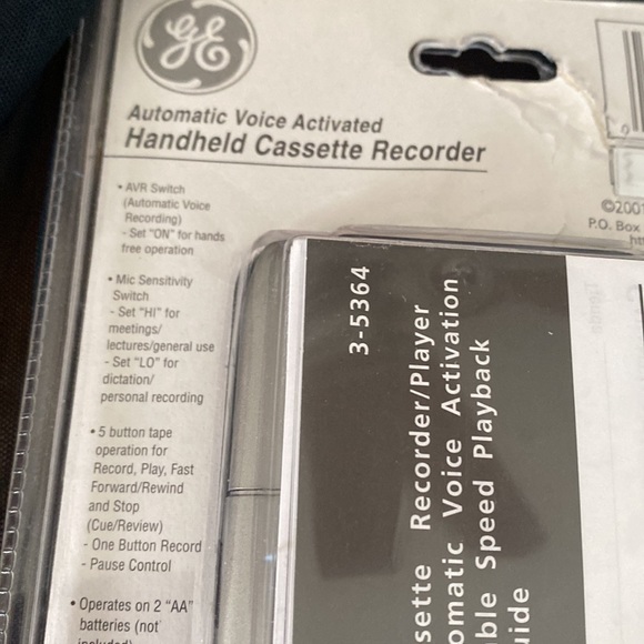 GE Automatic Voice Activated Handheld Cassette Recorder - Picture 6 of 8